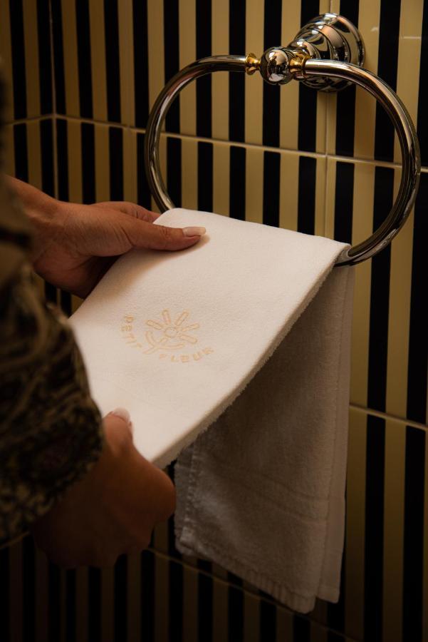 Hotel Petite Fleur 로카라소 외부 사진