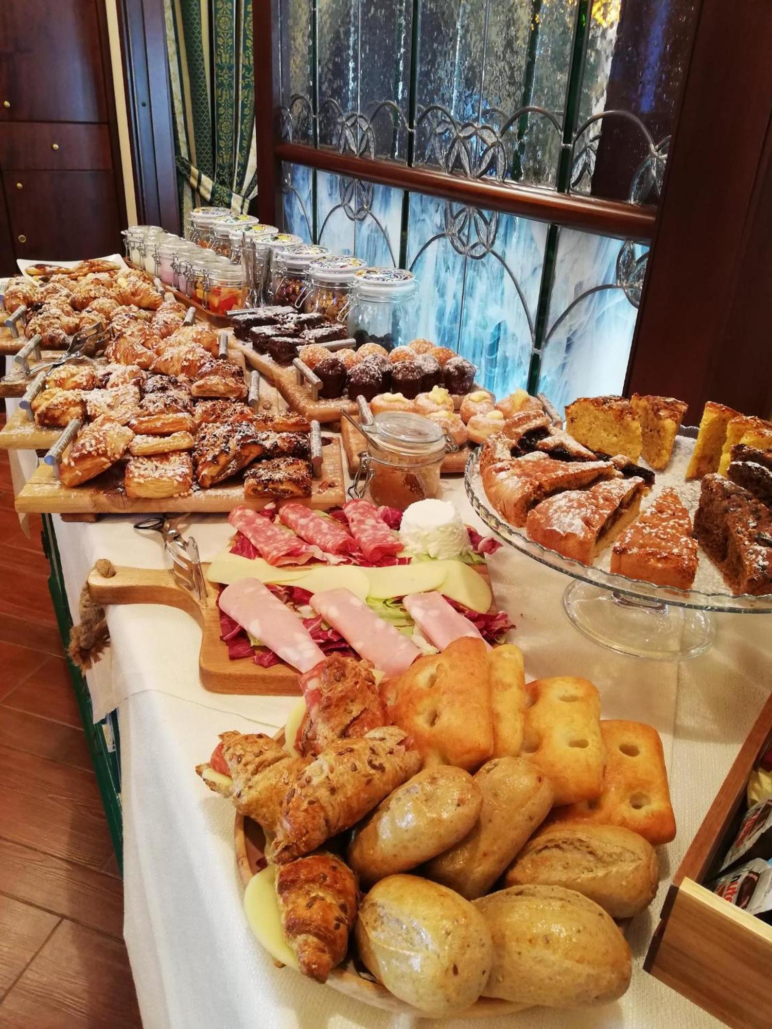 Hotel Petite Fleur 로카라소 외부 사진