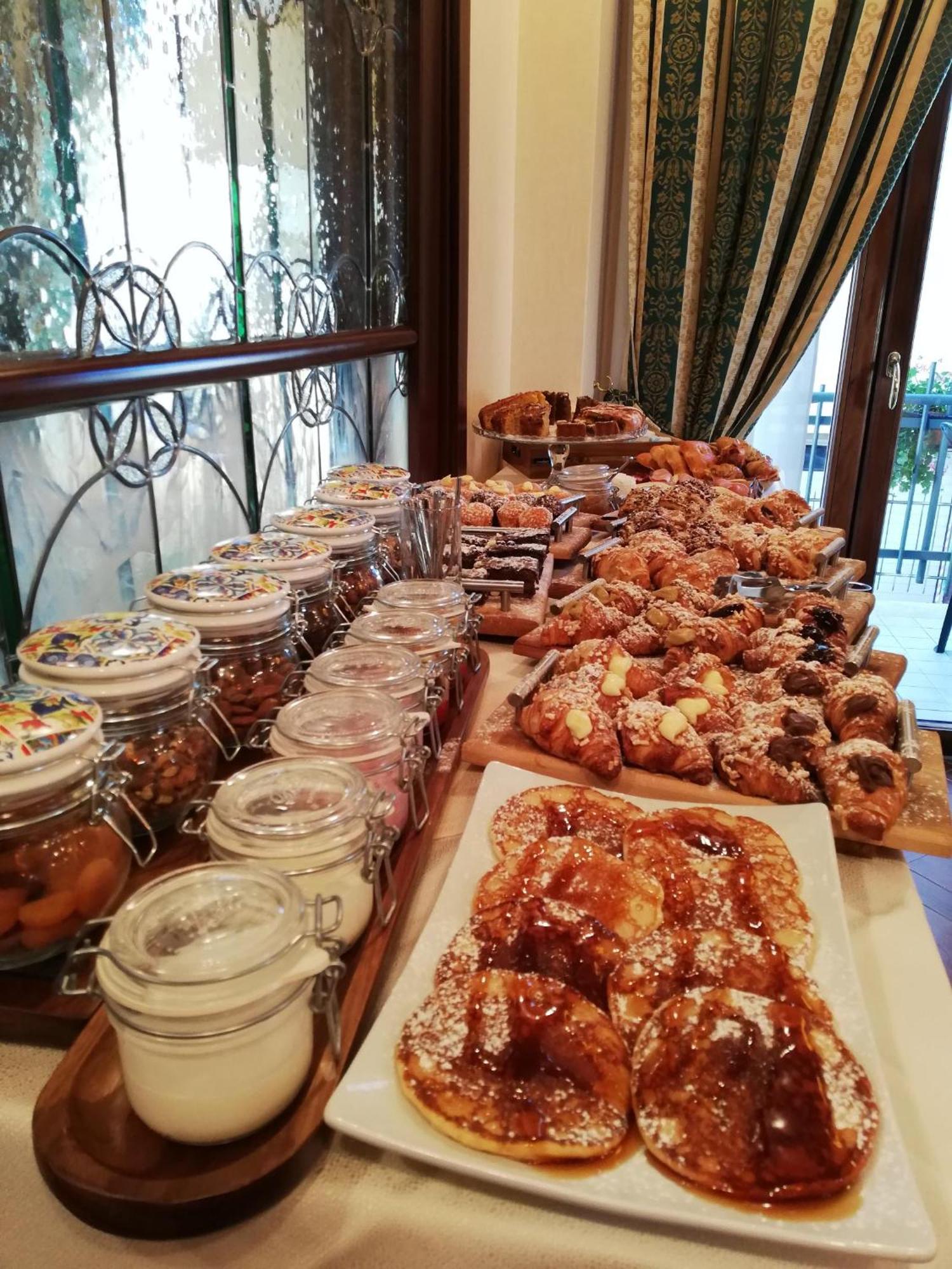 Hotel Petite Fleur 로카라소 외부 사진